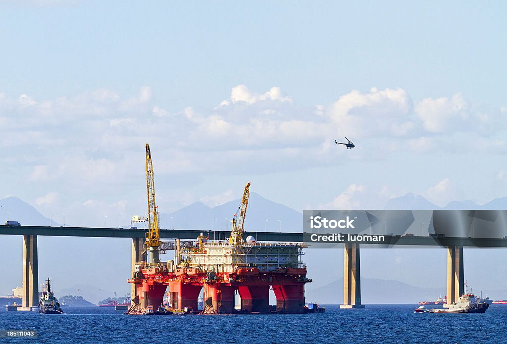 石油オフショアプラットフォーム - グアナバラ湾のロイヤリティフリーストックフォト