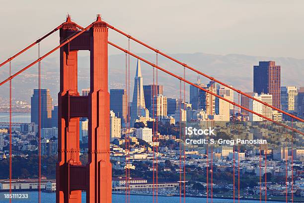 Golden Gate Bridge - Fotografias de stock e mais imagens de Ao Ar Livre - Ao Ar Livre, Arquitetura, Califórnia