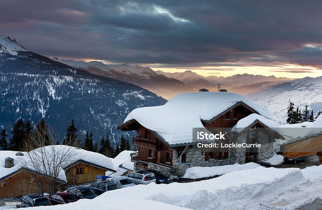 Chalet - Foto de stock de Alpes europeus royalty-free
