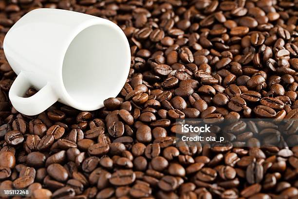 Fundo De Grãos De Café - Fotografias de stock e mais imagens de Aromaterapia - Aromaterapia, Assado, Bebida