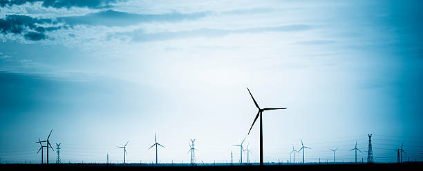 Banco de imagens : moinho de vento, máquina, turbina de vento, gerador, energia  eólica, força do vento, Parque eólico, Índia, Karnataka, ambientalmente  amigável, Hill nargund 3331x4377 - - 982314 - Imagens Gratuitas - PxHere