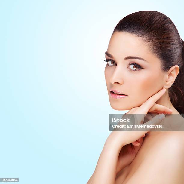 Mujer Bella Foto de stock y más banco de imágenes de Cara humana - Cara humana, Mujeres, Una sola mujer