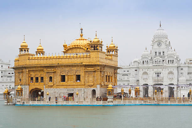 golden temple amritsar, inde - india golden temple sikhism temple photos et images de collection