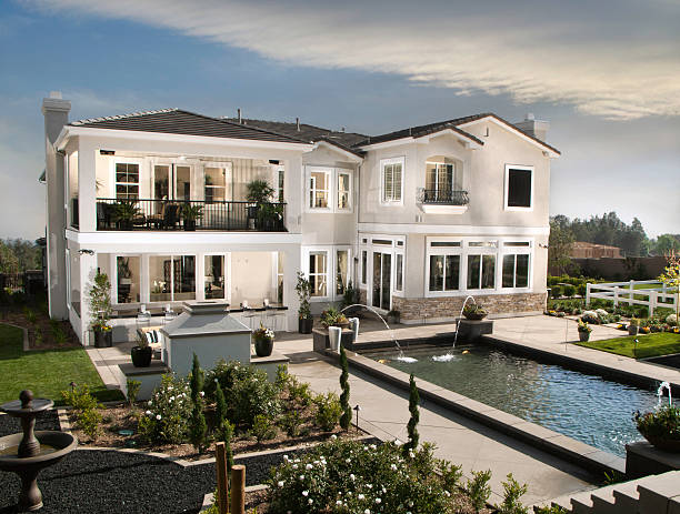 istock Home Exterior House Design Landscaping 185113905
