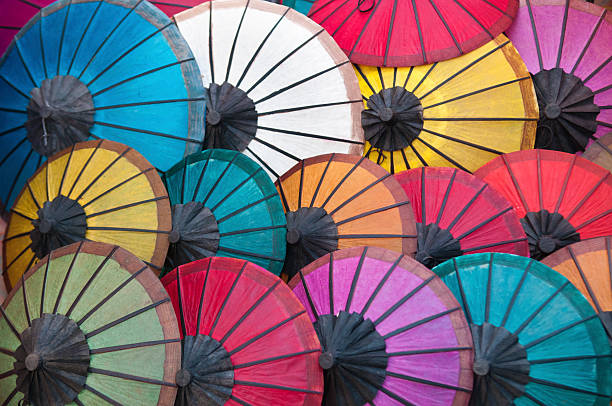 カサカラフルな背景 - parasol umbrella asian ethnicity asian culture ストックフォトと画像