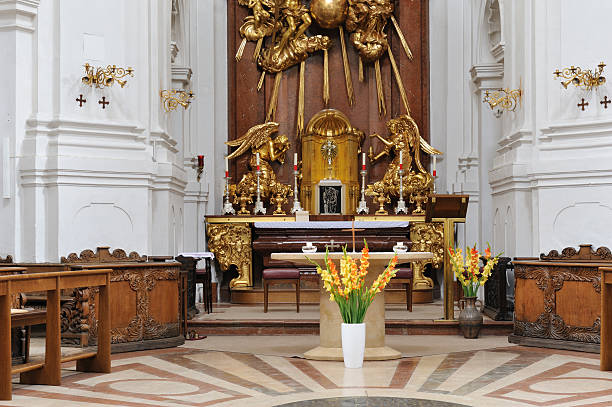 catedral de salzburgo - indoors cathedral salzburg cathedral salzburg - fotografias e filmes do acervo