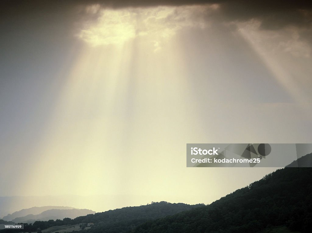 Puits de lumière - Photo de Rayon de soleil libre de droits