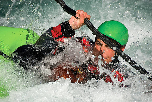 whitewater - kananaskis country - fotografias e filmes do acervo