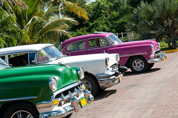istock Cuban Taxi Cabs 185118303