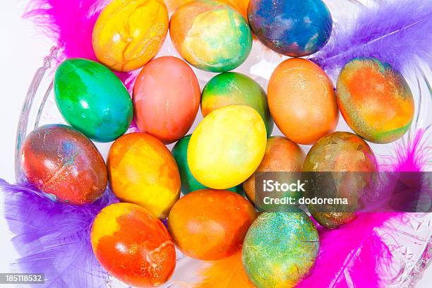 Uova Di Pasqua - Fotografie stock e altre immagini di Arancione - Arancione, Blu, Cibi e bevande