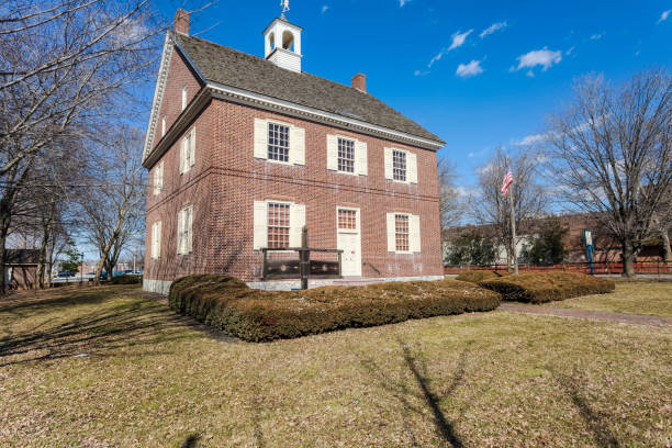 istock Colonial Court House 185119020