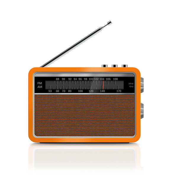 стильный винтажный портативное радио - transistor стоковые фото и изображения