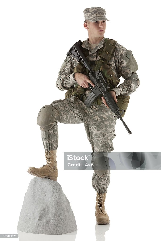 Exército homem em pé com um rifle - Foto de stock de 20 Anos royalty-free