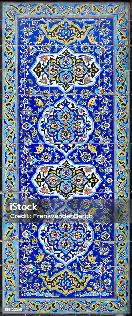 Pared de azulejo en Teherán - Foto de stock de Arte libre de derechos
