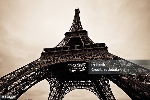 Paris Eiffelturm In Schwarz Und Weiß Stockfoto und mehr Bilder von Altertümlich - Altertümlich, Frankreich, Paris