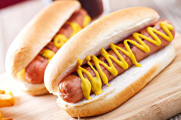 hotdog - perrito caliente fotografías e imágenes de stock