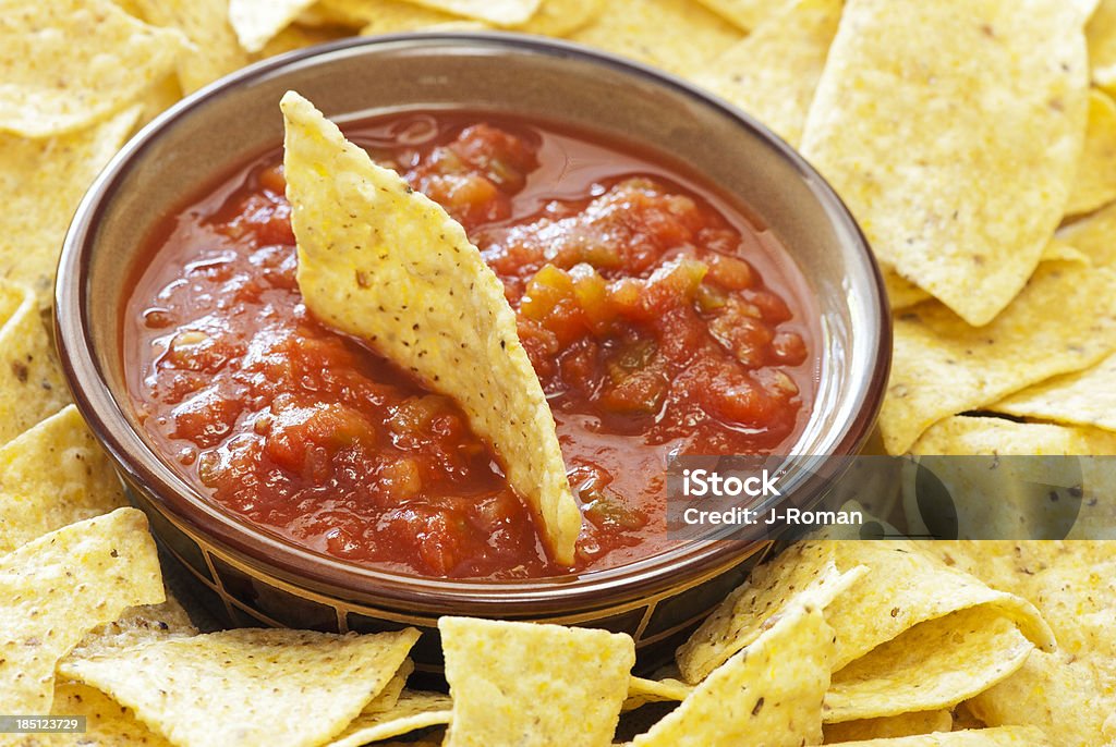 Chips und Salsa eine Schüssel - Lizenzfrei Salsa - Dip Stock-Foto