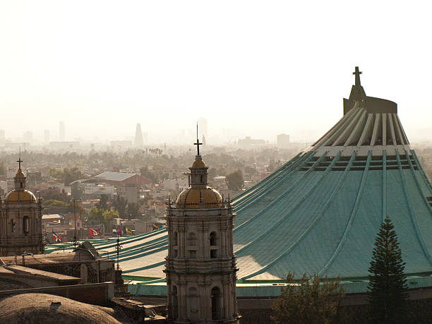 panorama da cidade do México, Nossa Senhora da Igreja de Guadalupe - foto de acervo