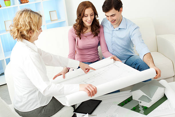 istock Couple Meeting With Architect. 185125317
