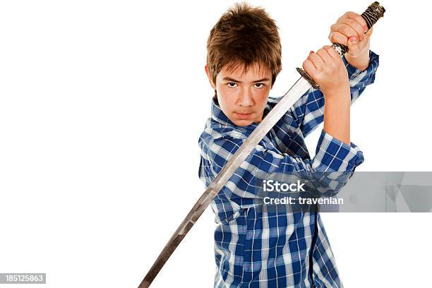 Hombre Joven Con Espada Foto de stock y más banco de imágenes de Hechicero - Hechicero, Niño, Túnica ceremonial