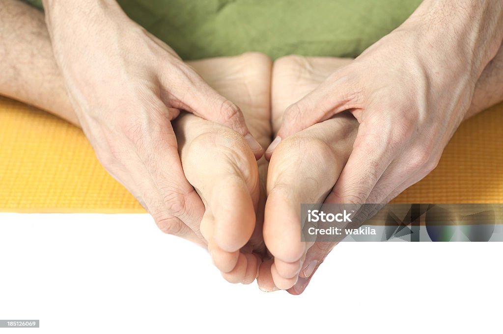 causacian yoga feets close-up - Foto stock royalty-free di Accordo d'intesa