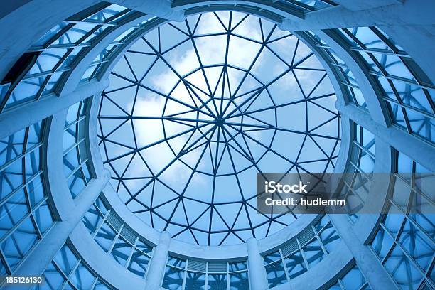 Cupola Con Soffitto In Vetro - Fotografie stock e altre immagini di Cerchio - Cerchio, Industria edile, Stabilità