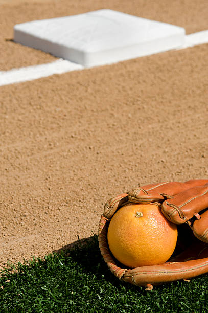 грейпфрут лига бейсбола - baseline baseball single line dirt ст�оковые фото и изображения