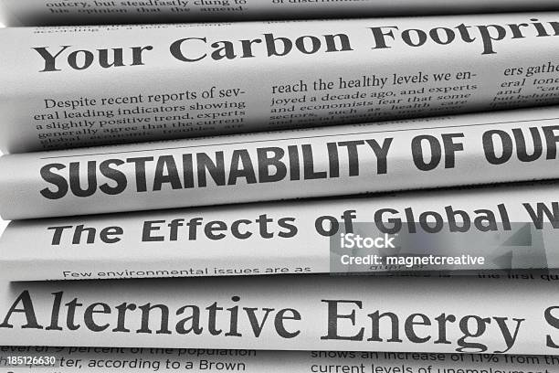 Títulos Sobre Questões Ambientais Grande Plano - Fotografias de stock e mais imagens de Recurso Sustentável - Recurso Sustentável, Jornal, Meios de Comunicação