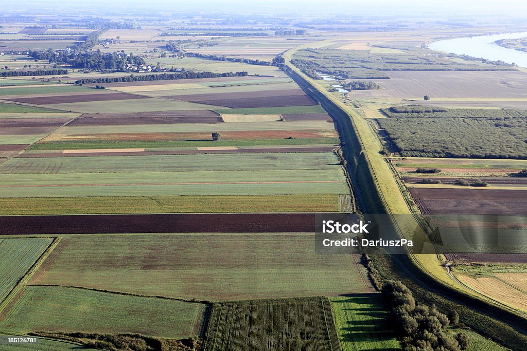 Foto aérea de inundação embankment - Foto de stock de Vista de Cima royalty-free