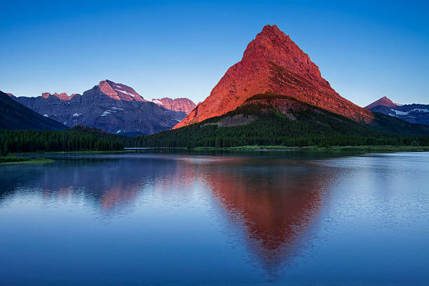 istock Morning Glow on Mountain 185130958