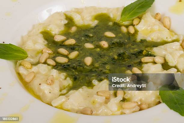 Photo libre de droit de Photo De Délicieux Risotto Aux Herbes Plat banque d'images et plus d'images libres de droit de Ail - Légume à bulbe - Ail - Légume à bulbe, Basilic, Bette