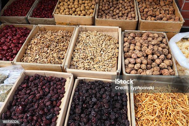 Frutta Secca E A Guscio - Fotografie stock e altre immagini di Asia - Asia, Bancarella, Bazar - Mercato