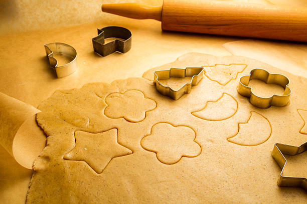 istock Prepare baking Christmas cookies made from gingerbread 185141348