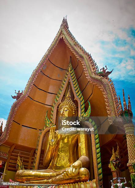 Big Złoty Budda W Świątyni Kanchanaburi Tajlandia - zdjęcia stockowe i więcej obrazów Architektura