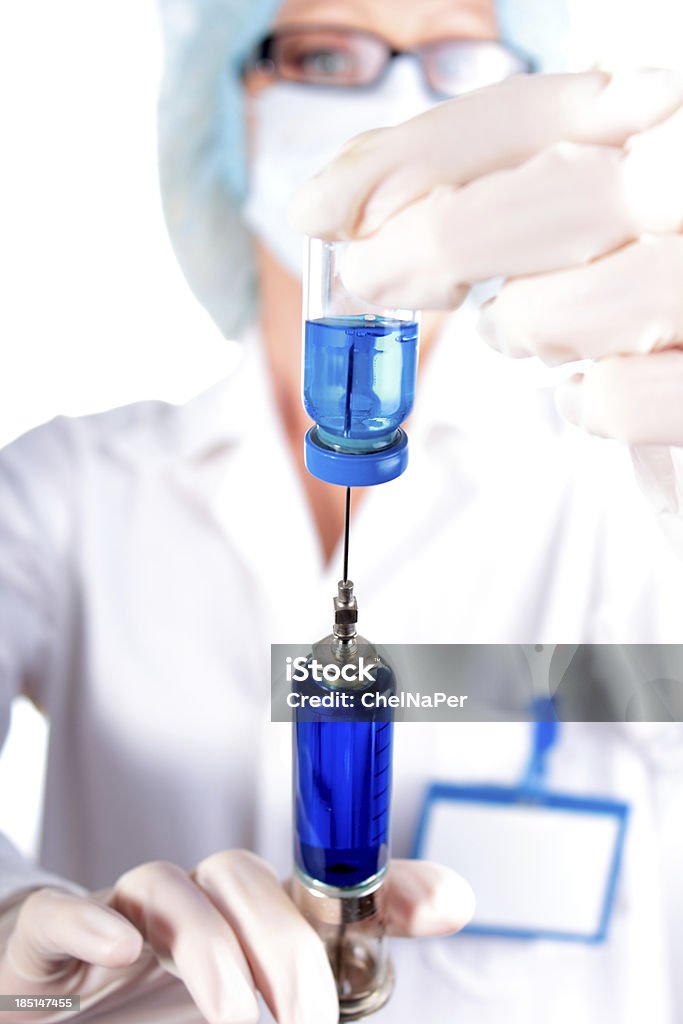 Медицинский с помощью шприца для инъекций - Стоковые фото Альтернативная медицина роялти-фри