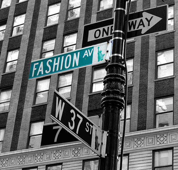 istock Fashion avenue 185154709