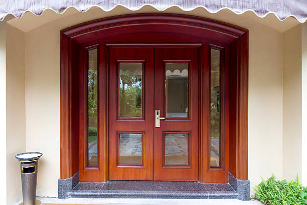 istock Wooden Door 185163766