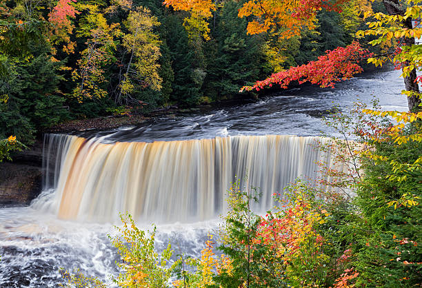 istock Michigan's Tahquamenon Falls in Autumn 185176152