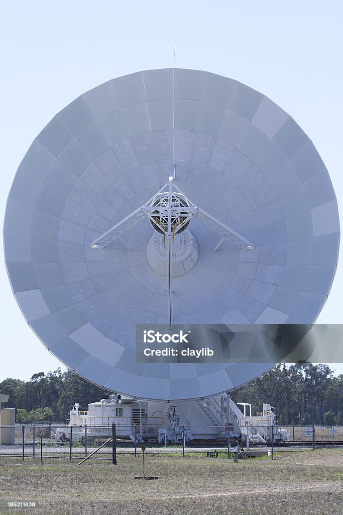 Espacio profundo radiotelescopio - Foto de stock de Antena parabólica libre de derechos