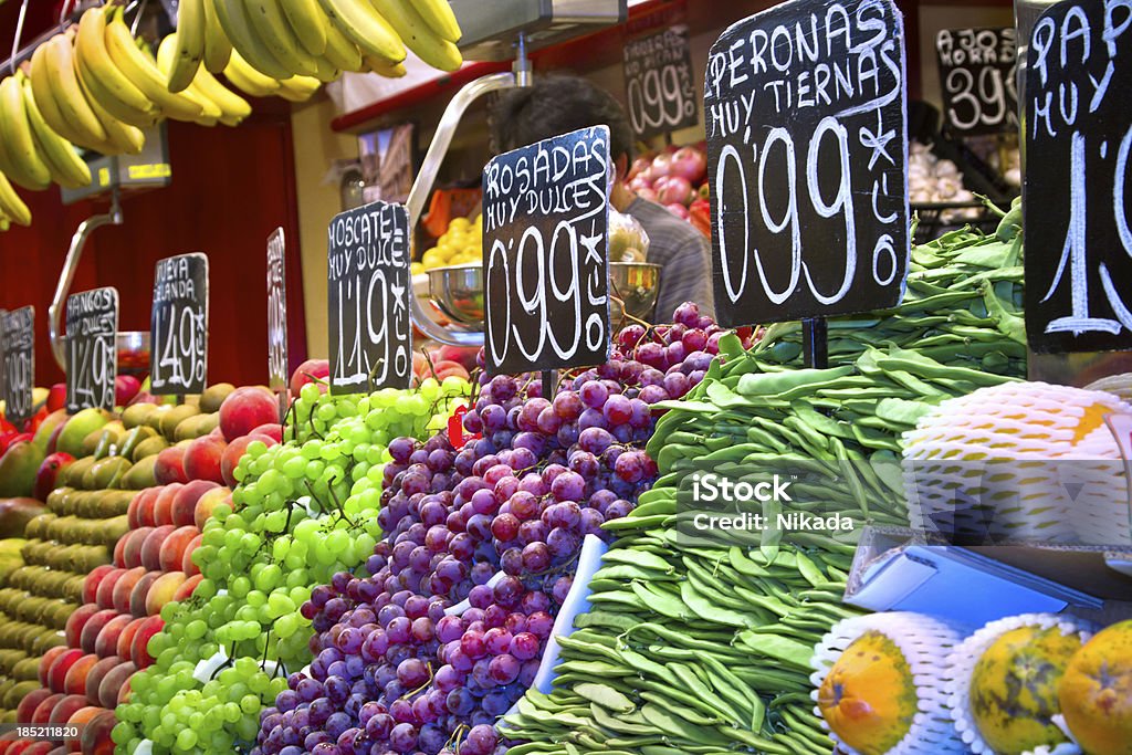 Alimentos orgânicos frescos - Foto de stock de Mercado La Boqueria royalty-free