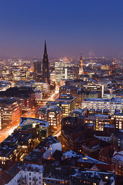 istock Hamburg, cityscape 185212070