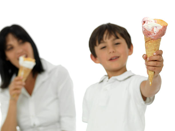 istock Mother and son icecreams 185212109