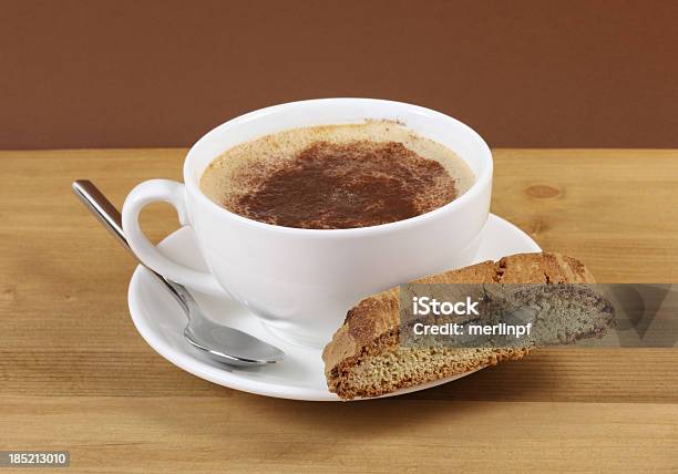 Cappaccino Z Biscotti Di Prato Suchar - zdjęcia stockowe i więcej obrazów Bez ludzi - Bez ludzi, Biały, Biscotti di Prato