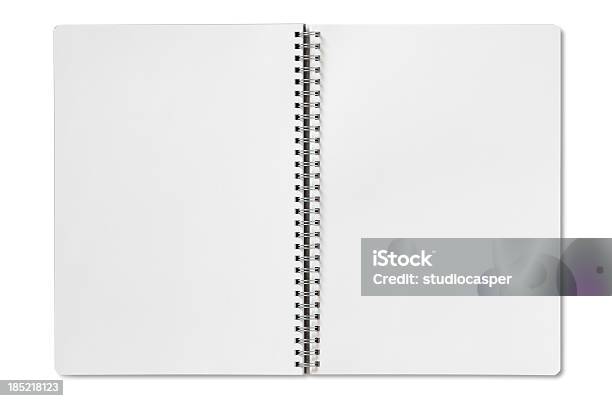 Abrir Cuaderno Con Espiral Foto de stock y más banco de imágenes de Cuaderno con espiral - Cuaderno con espiral, Cuaderno borrador, Cuaderno de apuntes