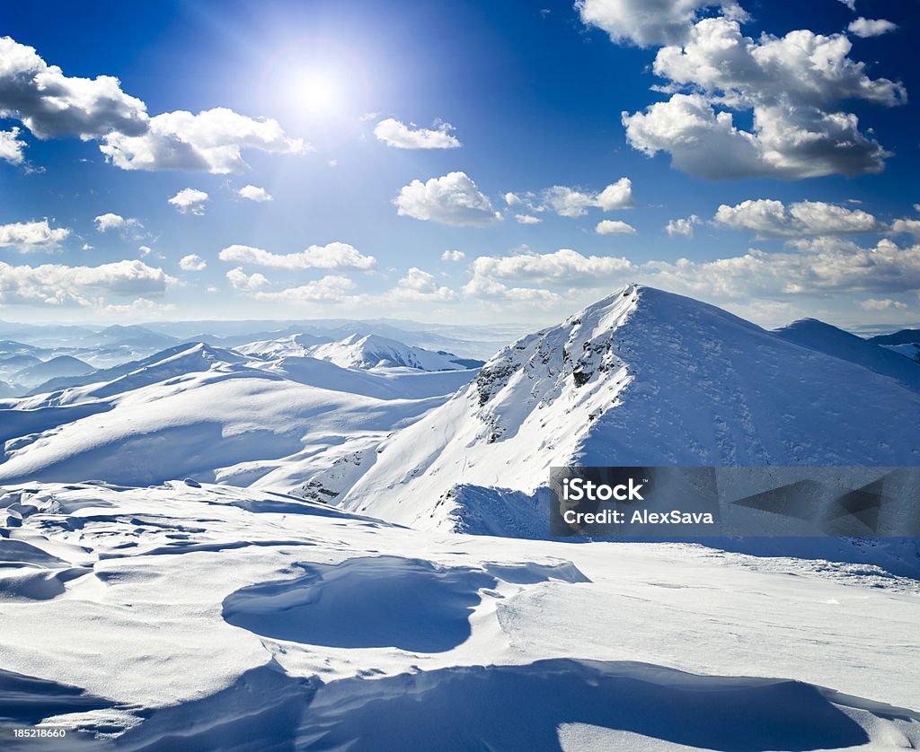 Paisagem de montanhas de inverno - Foto de stock de Alpes europeus royalty-free