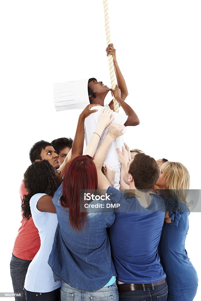 Mujer joven intentando escapar del alcance de la competencia - Foto de stock de Actividad libre de derechos