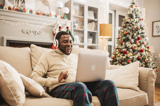 istock Christmas shopping from home 1852191752