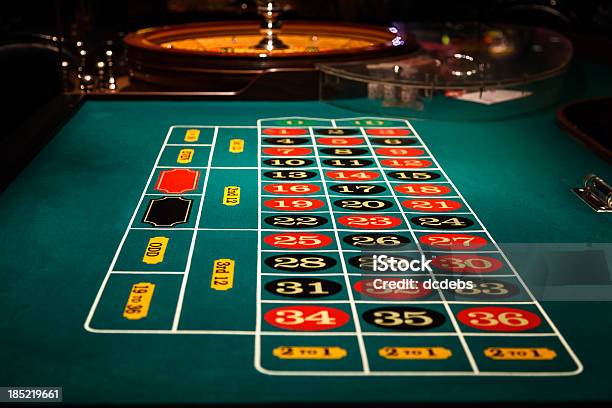 Roulette Table Stockfoto und mehr Bilder von Roulette - Roulette, Tisch, Roulettekessel