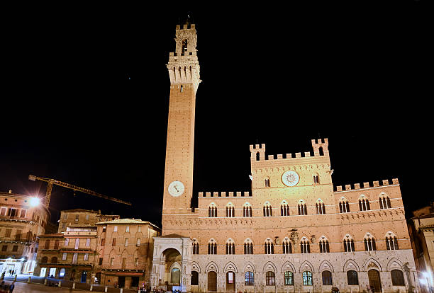 istock Torre del Mangia - Palazzo Pubblico 185220367