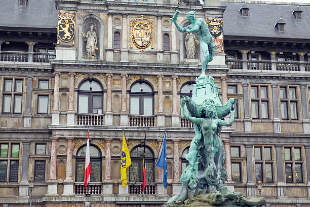 istock Town hall of Antwerpen 185220581